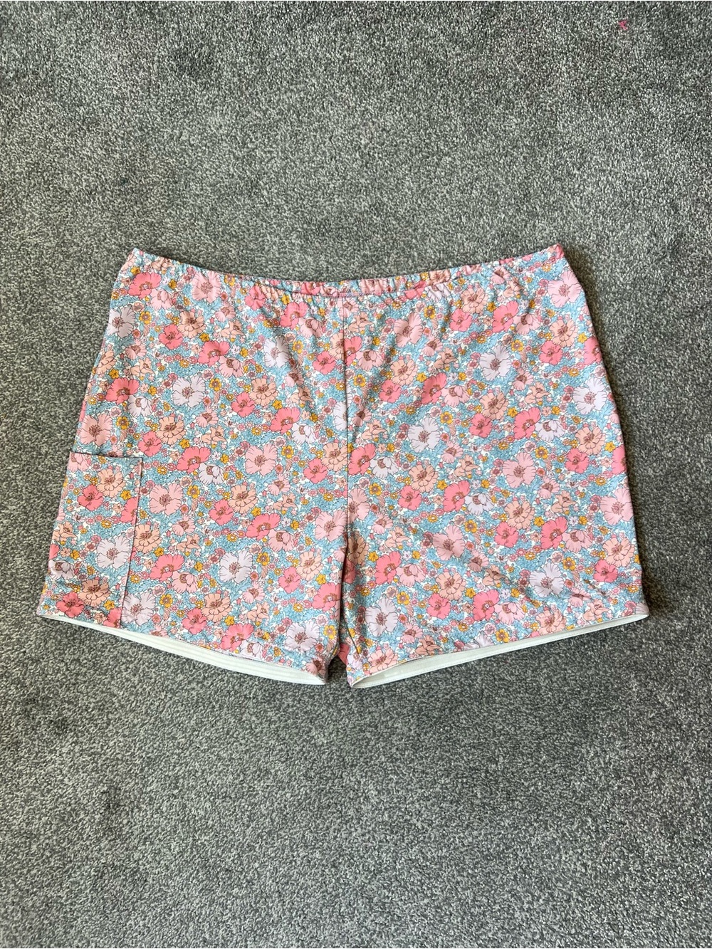 byrdie golf floral shorts